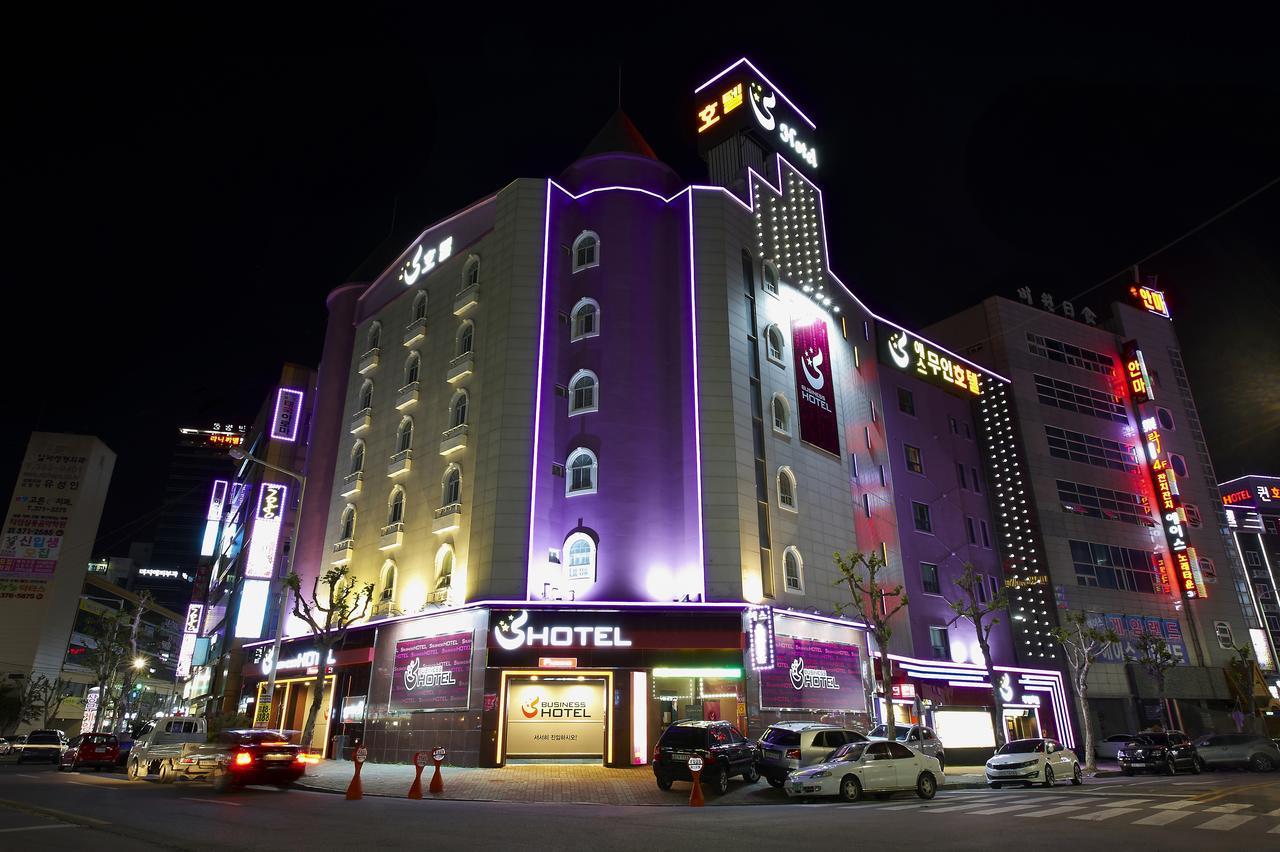 S Hotel Gwangju Metropolitan City Esterno foto